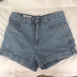 GAP high waisted, light washed shorts